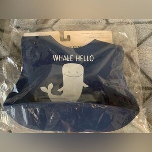 Bella Tunno silicone bib